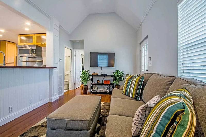 Living room Napa Airbnb