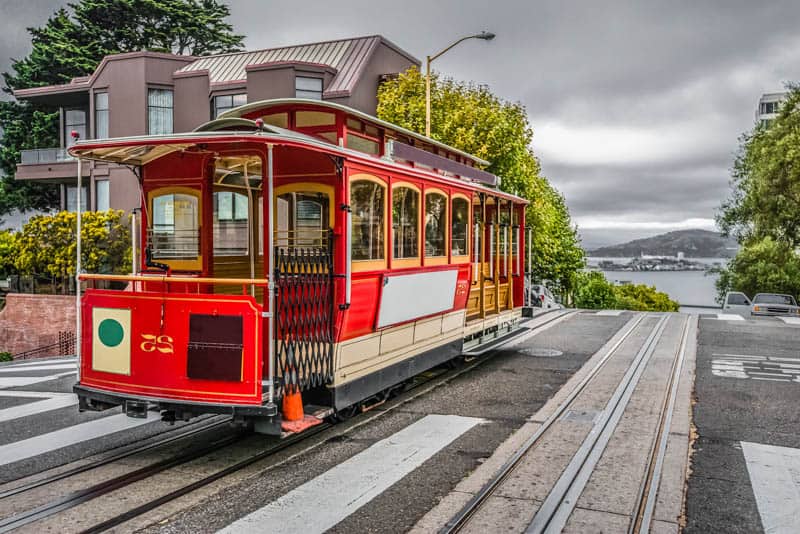 A San Francisco cable car