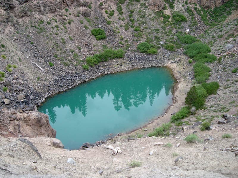 Beautiful aqua pool at the Inyo Craters in Mammoth Lakes California