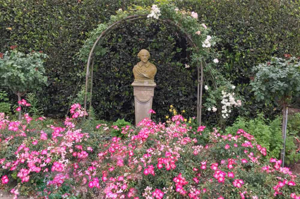 The Shakespeare Garden at the Huntington features a bust of the poet.