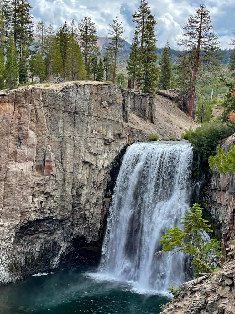 Rainbow Falls in Devils Postpile National Monument in Mammoth Lakes CA
