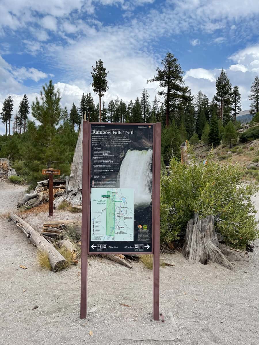 Trails to Rainbow Falls in Mammoth Lakes California